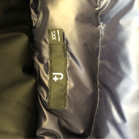 Uniqlo Down Jacket - Picture 15 of 16